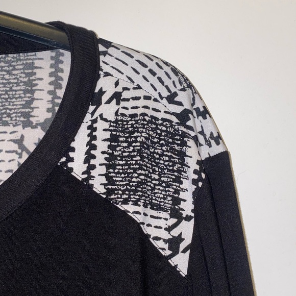 Black plaid Peter Nygard blouse - Picture 4 of 10